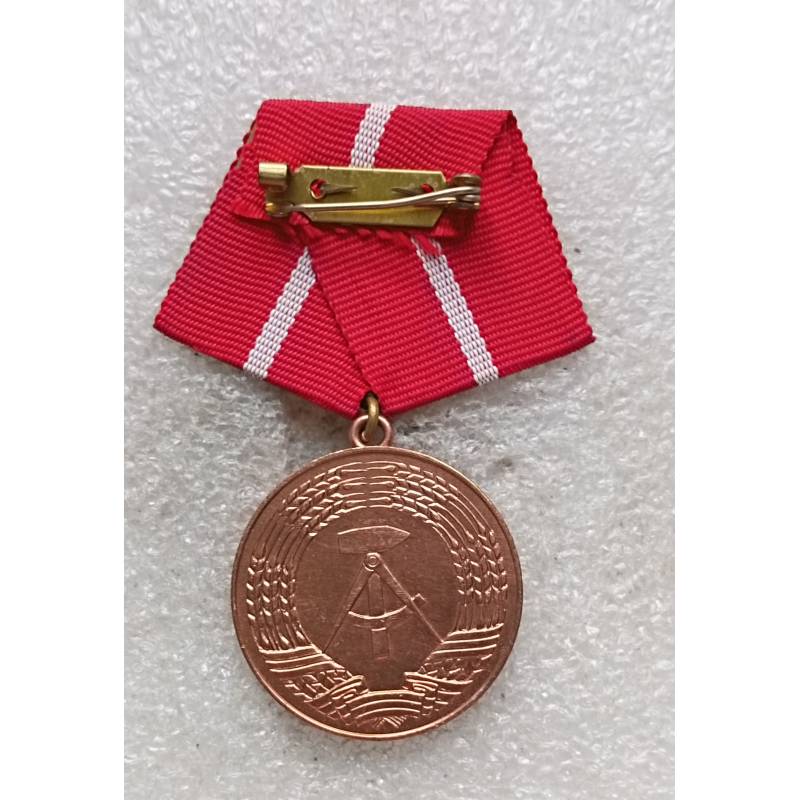 Insigne / Médaille RDA – Service Fidèle – Groupements Tactiques – Allemagne Est