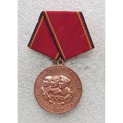 RDA : Médaille du Mérite de l'Armée Nationale Populaire classe bronze