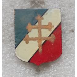 Insigne type Libération : Croix de Lorraine peinte sur fonds tricolore (écu plastique)