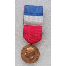 Ministère de la Défense Terre classe bronze attribuée 1986