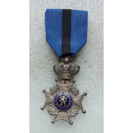 Belgique : Ordre de Léopold II - Chevalier diamètre 41mm