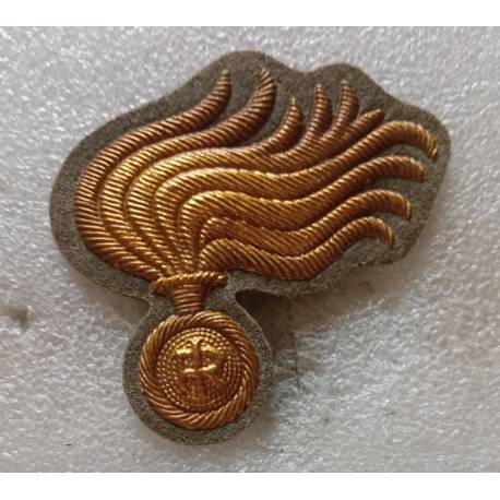 ITALIE : Carabinieri insigne de casquette (en canetille) (tissu)
