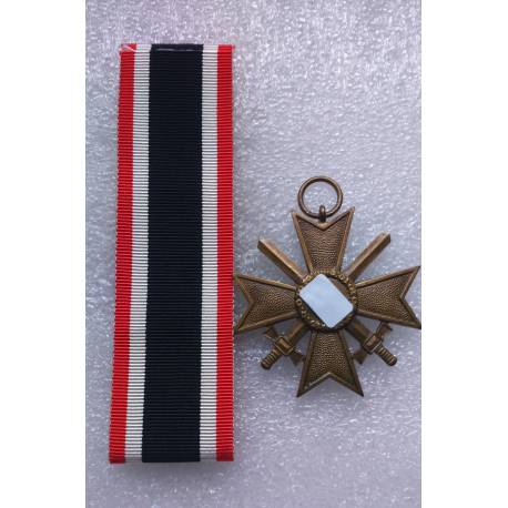 Allemagne 3e Reich : Croix du Mérite de Guerre 2e classe avec épées (KVK 2)