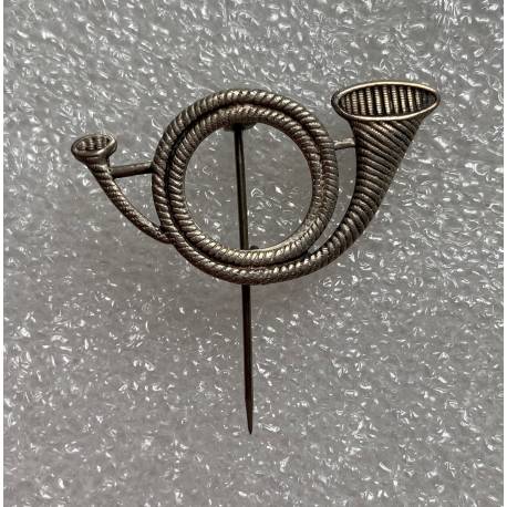 Cor de chasse en métal léger embouti5