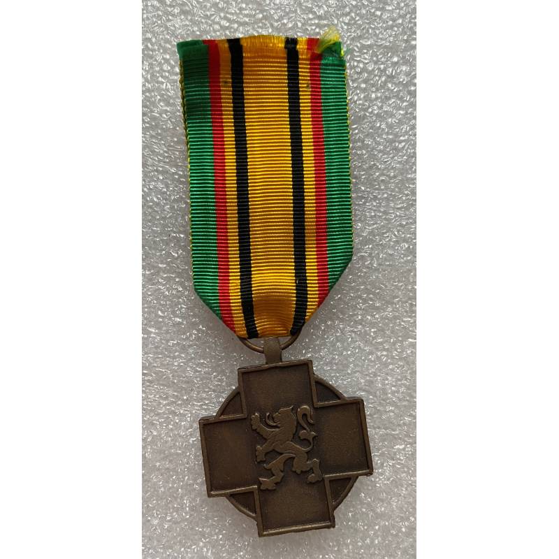 medaille commemorative Belge 40-45 avec barette