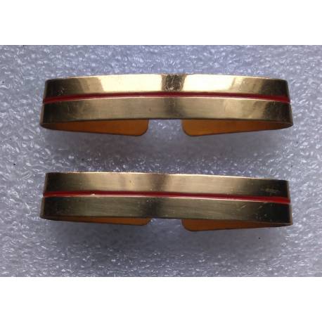 Adjudant ou Adjudant Chef selon couleur boutons